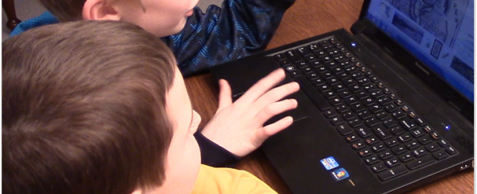 children at computer