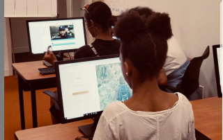 Students taking mentoring course.