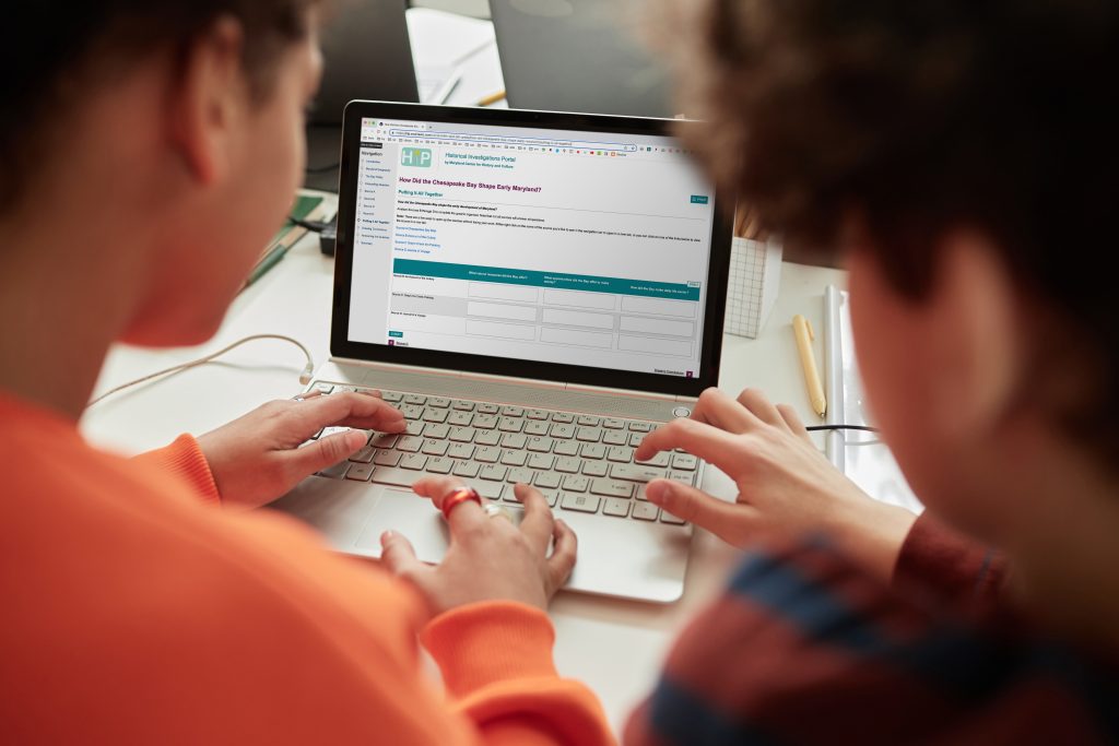 students at computer using HIP content